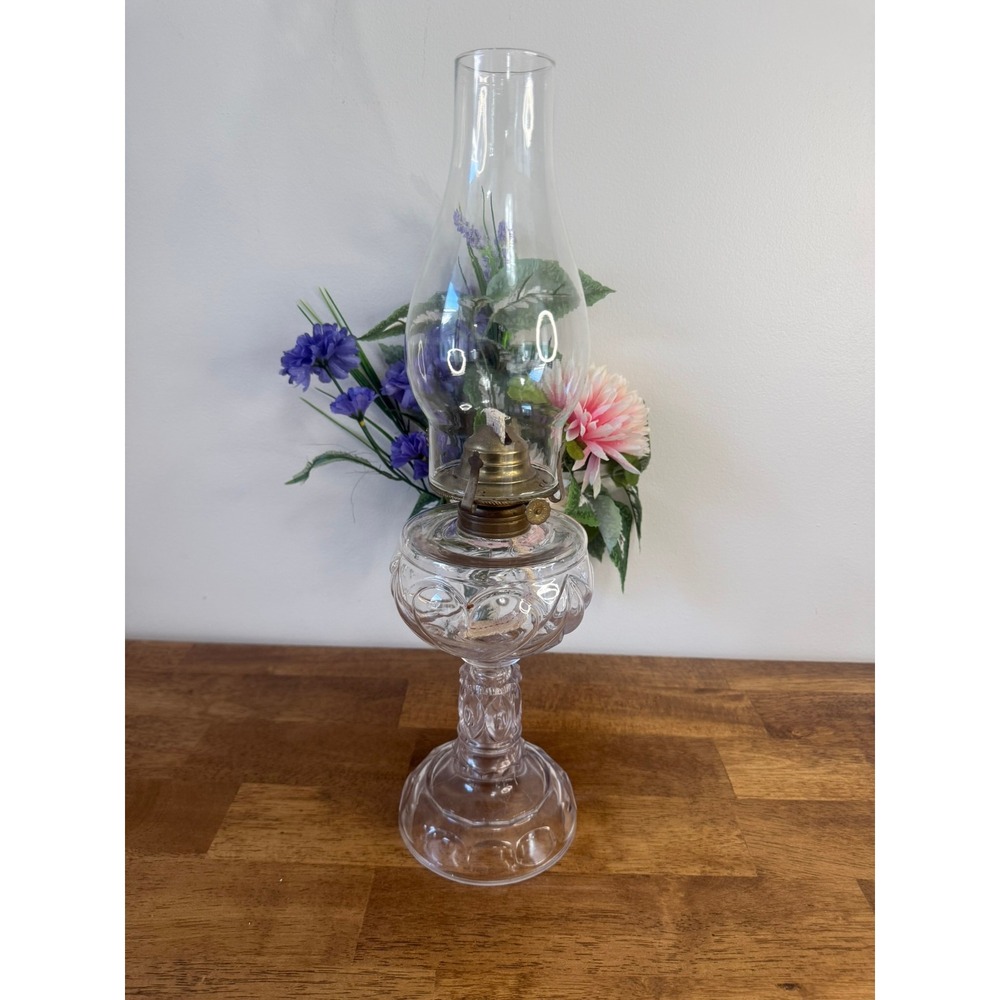 Vintage UV Reactive Oil Lamp Clear Glass Pedestal Glow Green Blacklight
